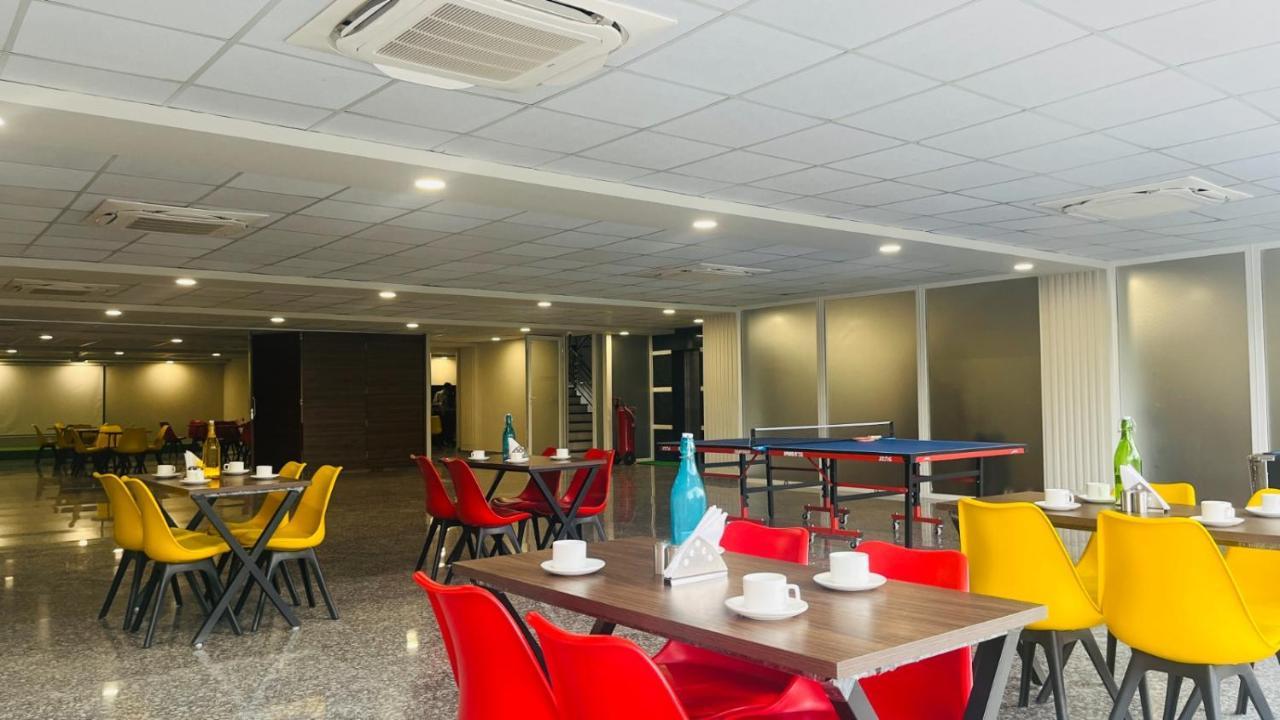 Zen Suites Gurgaon - Luxe Stays Collection Eksteriør billede